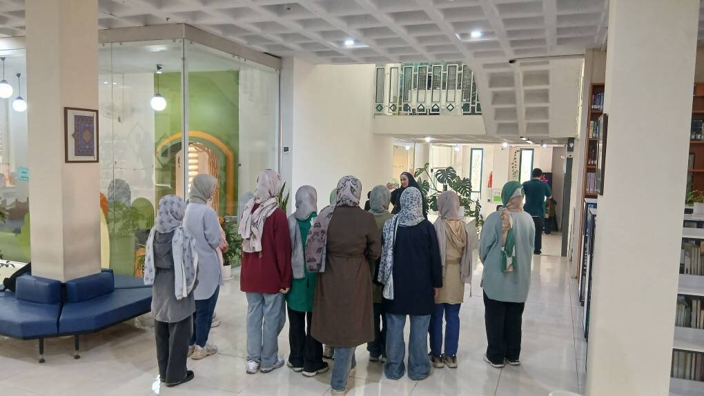 کتابخانه امام خمینی (ره) قزوین، میزبان دختران شیرخوارگاه «آمنه» شد