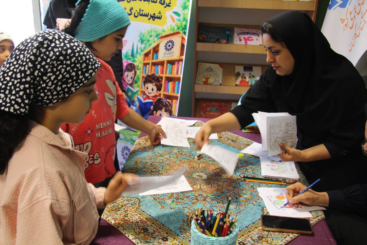 کتابخانه‌های عمومی گرگان، رنگ کتاب و خلاقیت را به جشن هفته کودک آوردند
