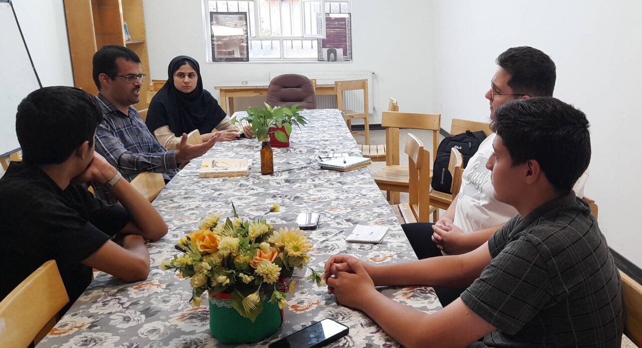 «پاتوق گفتوگو»؛ فرصتی برای نقد و بررسی کتاب در کتابخانه دیدار تفت