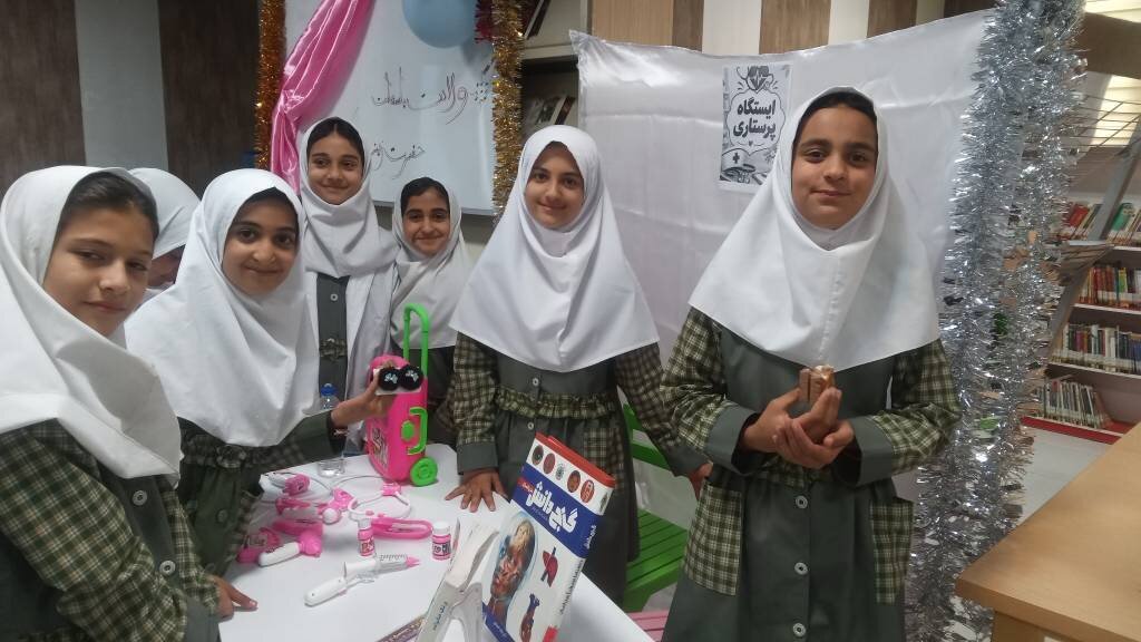 جشن فرهنگی-آموزشی ولادت حضرت زینب کبری (س) در کتابخانه نیکنامده