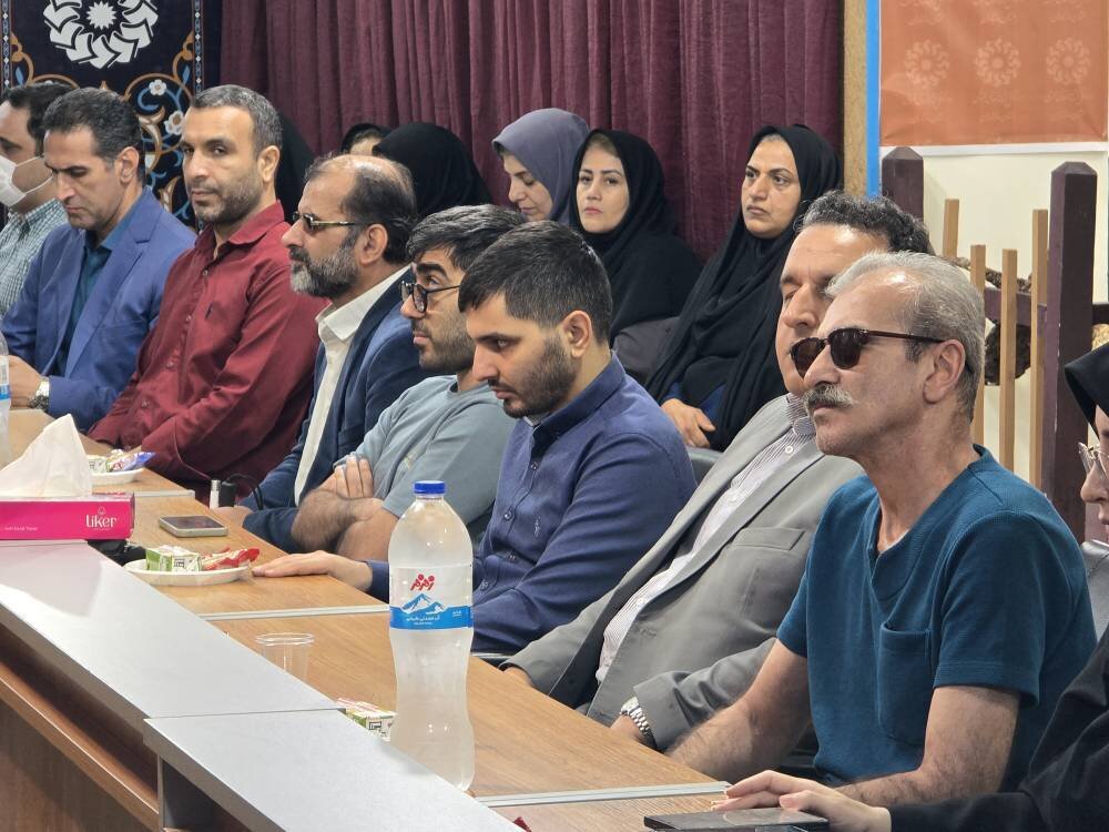 ویژه‌برنامه «دست‌هایم چه زیبا می‌خوانند» با حضور نابینایان در ساری برگزار شد