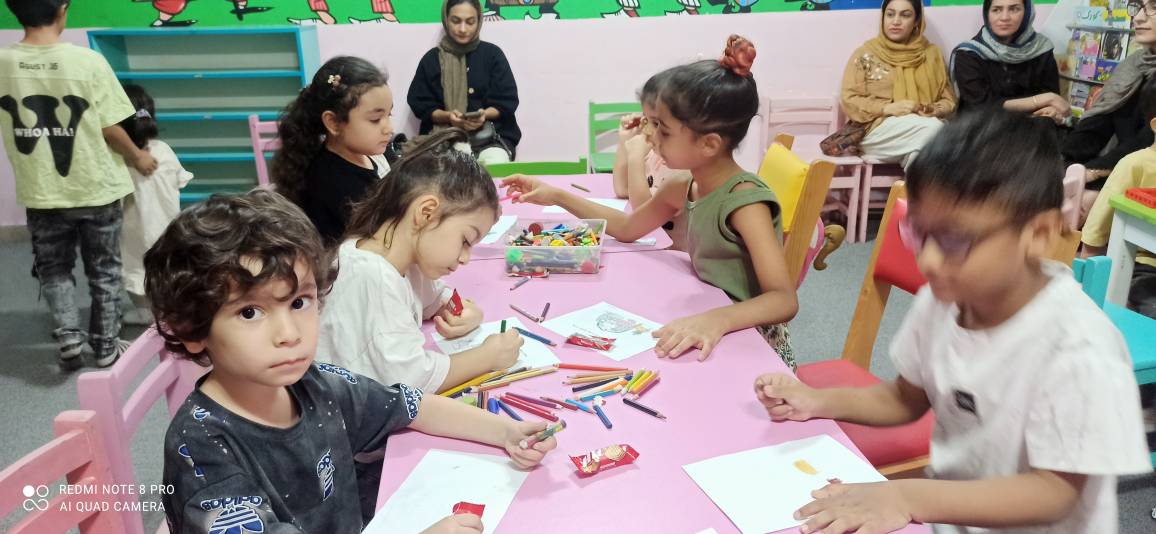 روایت توانمندی نابینایان با زبان کتاب، هنر و خلاقیت در کتابخانه علامه طباطبائی بندرعباس