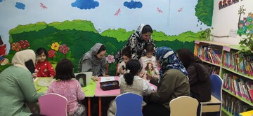 کارگاه‌های «مادر، کودک، کتاب» با عنوان «فرشتگان فرشته می‌آفرینند» در مازندران