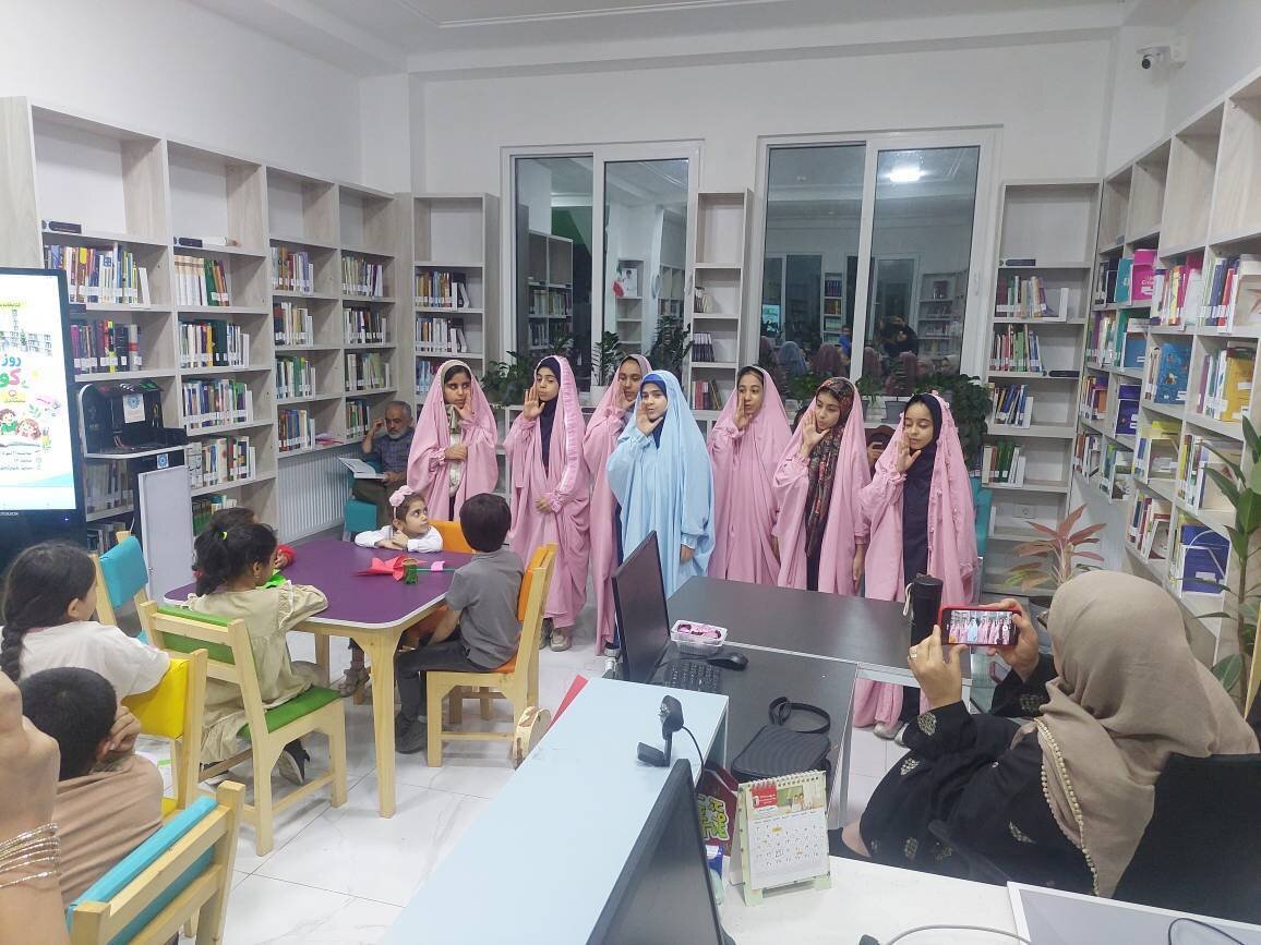 جشن «فرفرههای رنگی» در کتابخانه سبز ساری