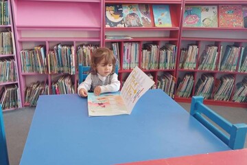 از مادر تا دختر؛ کوچک‌ترین عضو کتابخانه باقرالعلوم شوقان قصه دوستی با کتاب را آغاز کرد