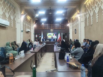 روایتگری کاتب نخستین قرآن سنگی جهان اسلام در کتابخانه فرخی یزدی یزد