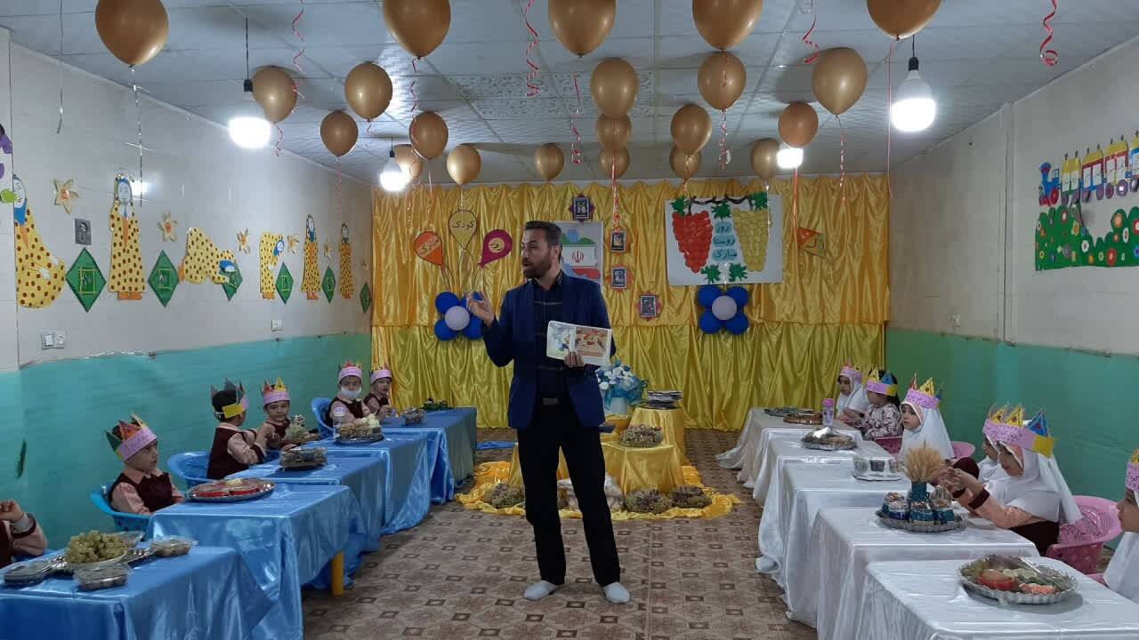 جشن روز کودک و روستا در مهد قرآن نورالثقلین حسین‌آباد آشوری برگزار شد