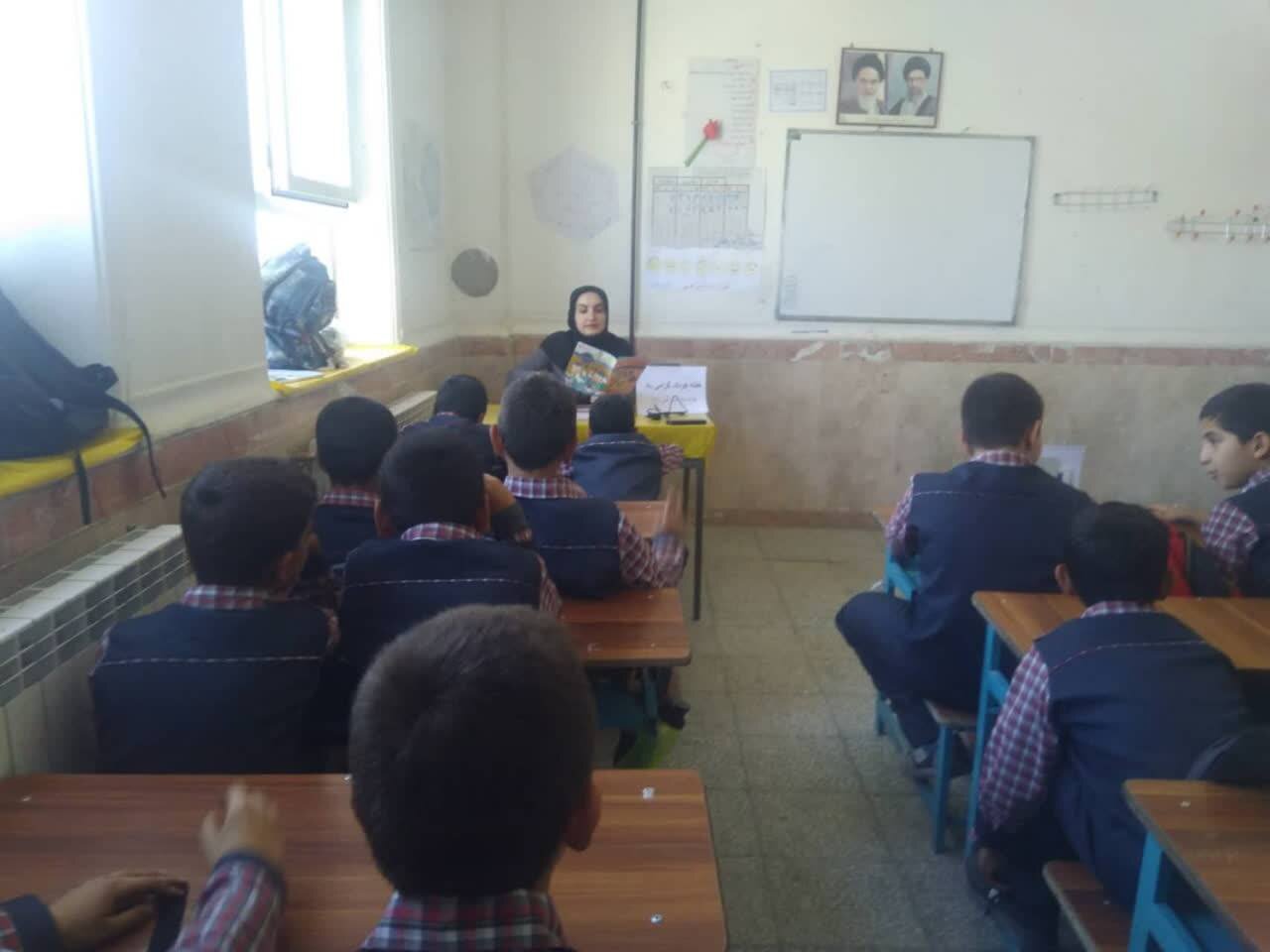 دانشآموزان زاغه با دنیای کتاب آشنا شدند