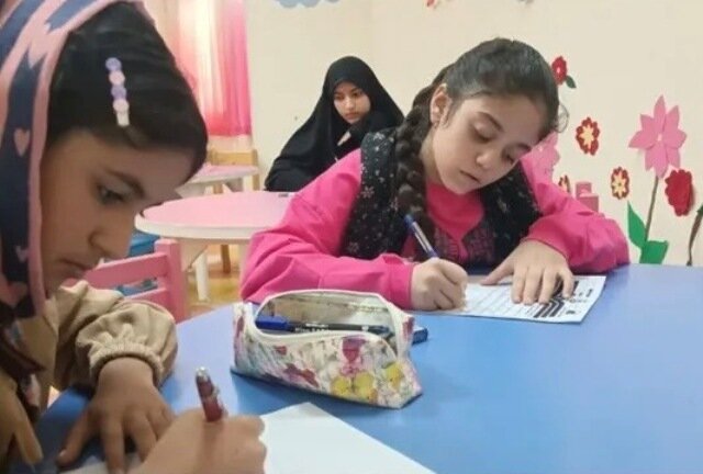 میزبانی کتابخانه‌ مرکزی بم از برنامه‌های فرهنگی و آموزشی ویژه کودکان
