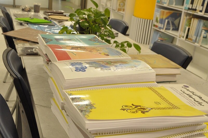 تقدیر از کتابدار بخش نابینایان کتابخانه مرکزی رشت