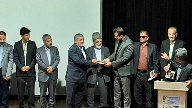 رونمایی از کتاب «افسانه نابینای دانا» همزمان با هفته ملی نابینایان در مهدیشهر