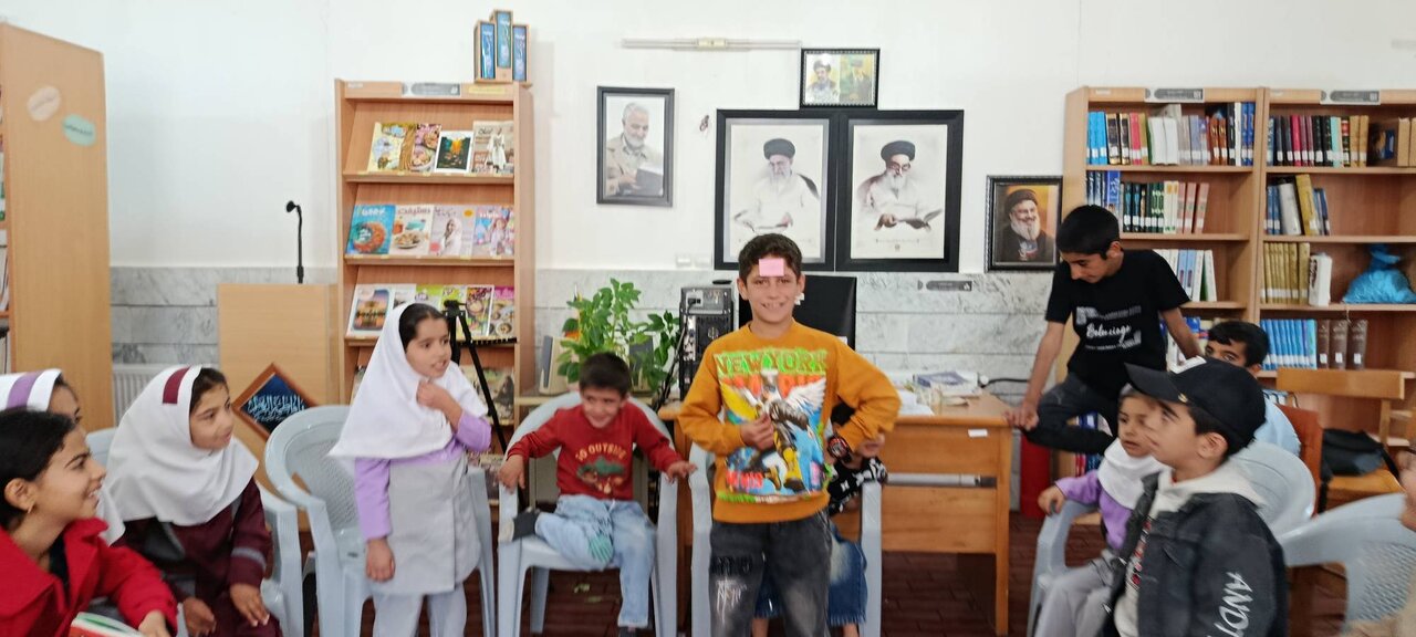 برگزاری برنامه‌های فرهنگی به‌مناسبت هفته ملی کودک در کتابخانه فرزانگان روستای فرسش