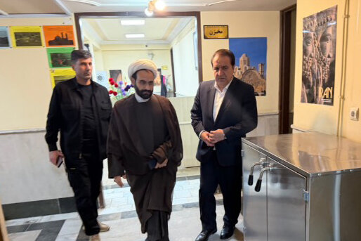 کتابخانه آیتالله حیدری ایلام، میزبان استاندار و جمعی از مسئولان استان شد