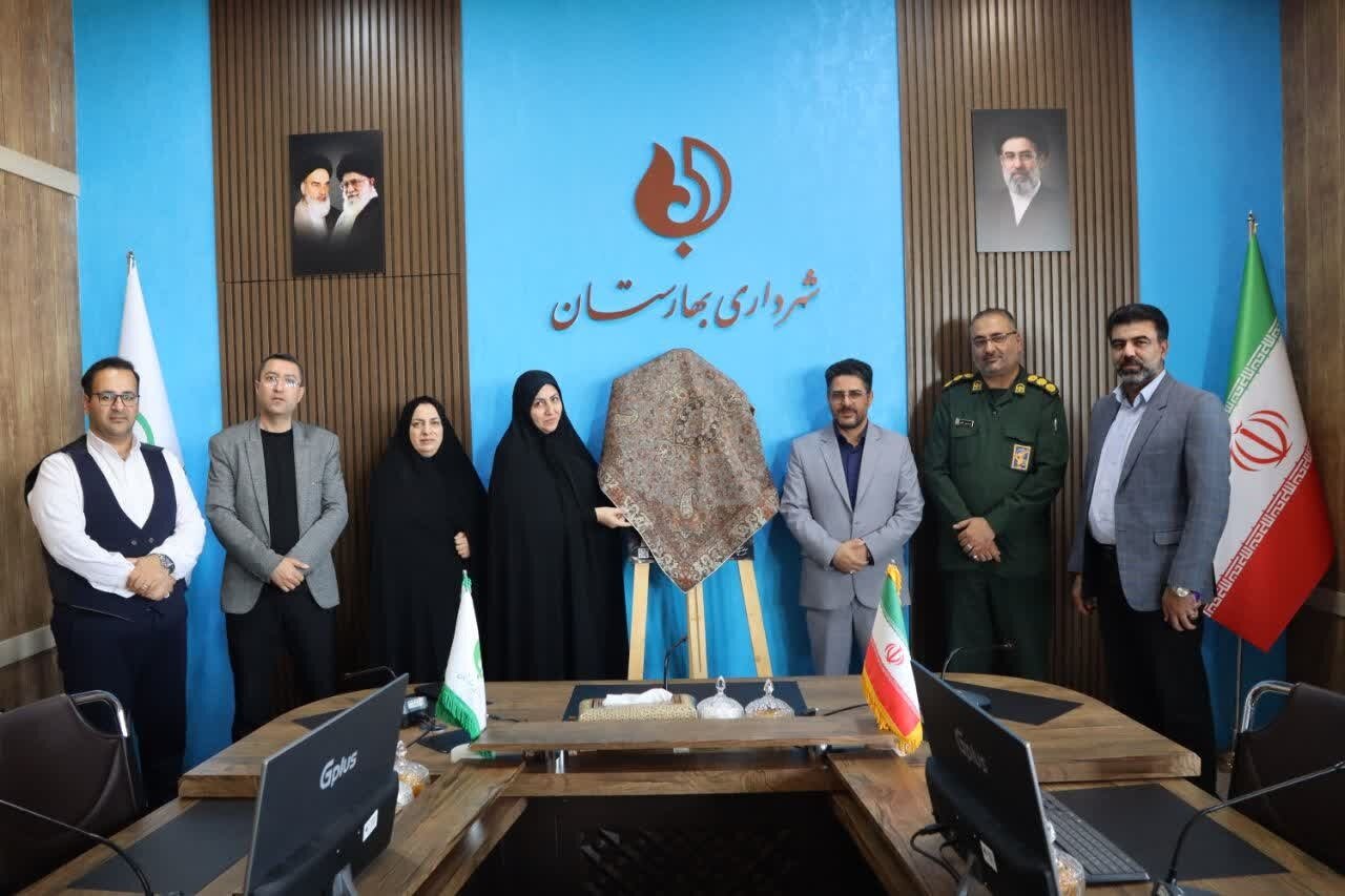 رونمایی از پویش «اهدانش» توسط شهردار بهارستان