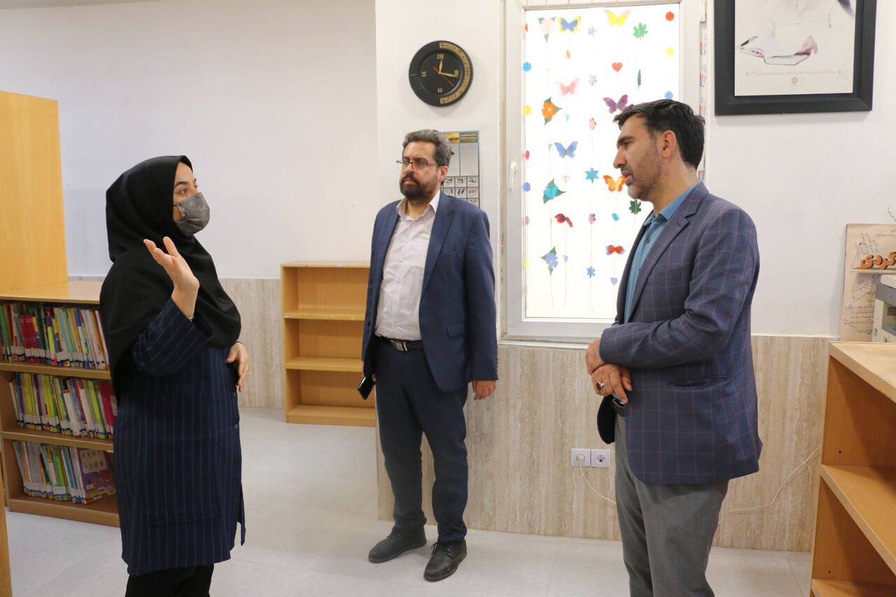 بازدید سرپرست ادارهکل کتابخانههای عمومی استان البرز از کتابخانههای عمومی شهرستان چهارباغ