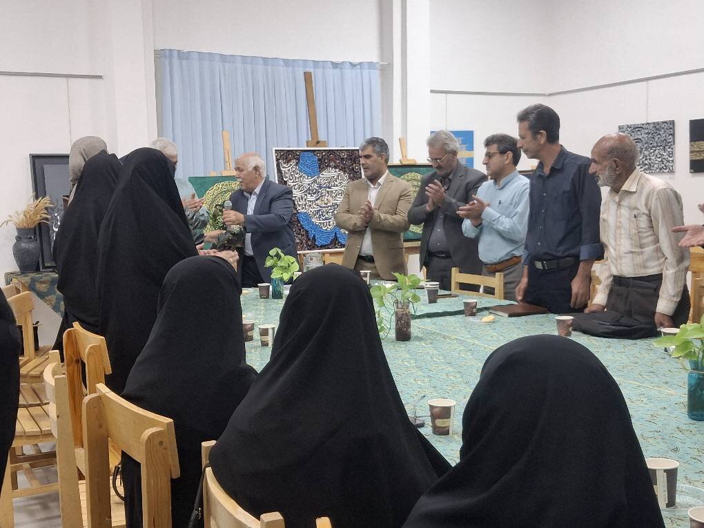 شاهنامه‌خوانی و حافظ‌خوانی در کتابخانه عمومی امام هادی(ع) مهریز؛ پیوند شعر فارسی با هنر خوشنویسی