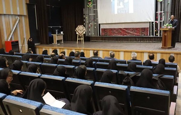 کتاب «وقتی سینوزیت صد ساله شد» رونمایی شد