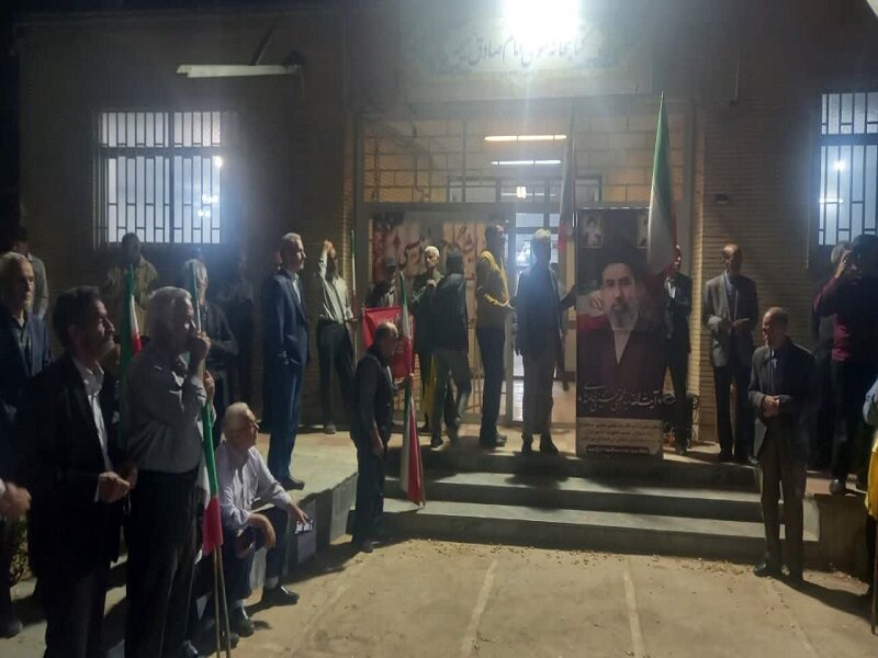 کتابخانه عمومی امام صادق (ع) میمه؛ میزبان تجمعات شبانه و نمایشگاه آثار خوشنویسی هنرمندان منطقه