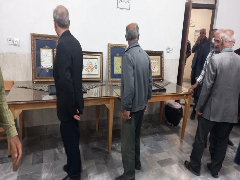 کتابخانه عمومی امام صادق (ع) میمه؛ میزبان تجمعات شبانه و نمایشگاه آثار خوشنویسی هنرمندان منطقه