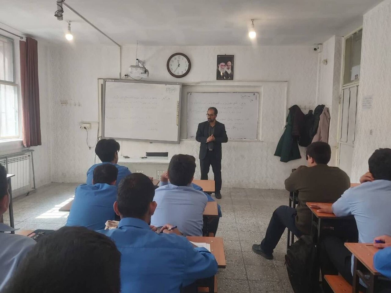 ترویج فرهنگ مطالعه در میان دانش‌آموزان دورود؛ از «زنگ مطالعه» تا آشنایی با سیره شهدا
