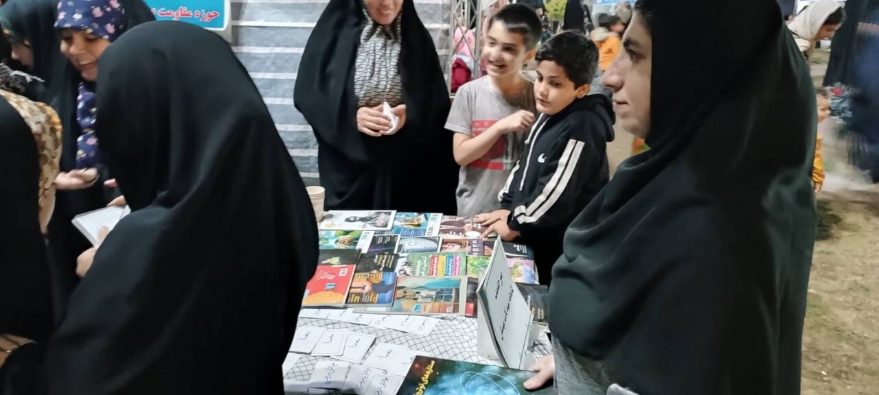 میز خدمت شبانه با محوریت ترویج فرهنگ مطالعه در مهستان برگزار شد