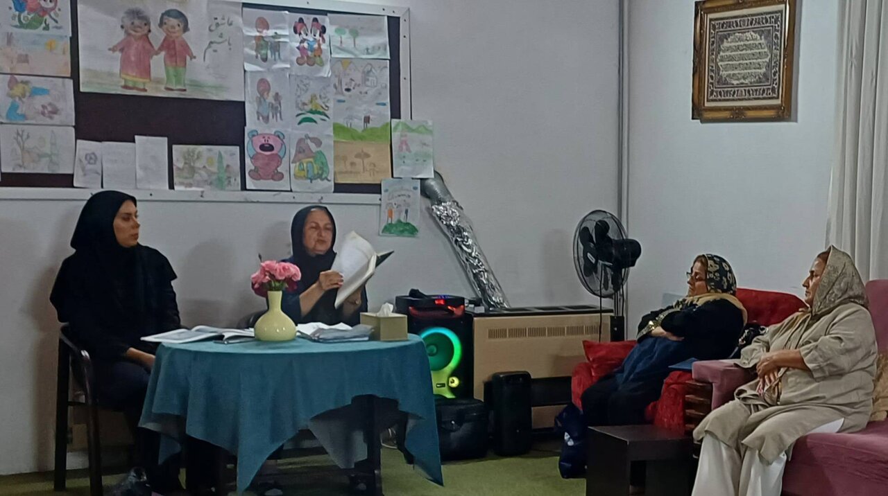 &nbsp;کتاب، همنشین روزهای شاد و آرامش‌بخش سالمندان
