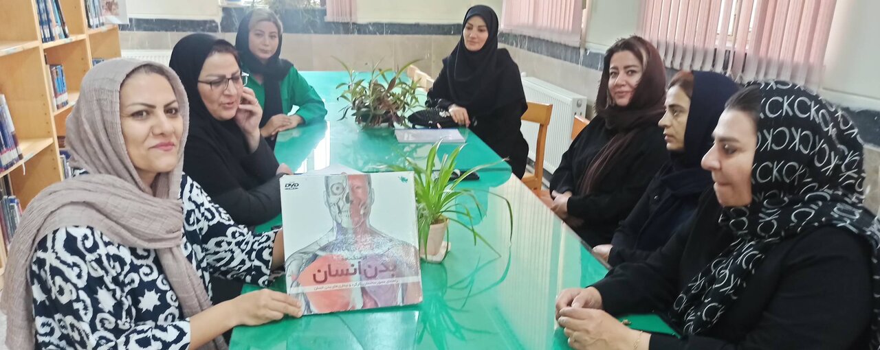 تنوع رویدادها؛ از کلاس درس تا محفل ادبی در کرمانشاه