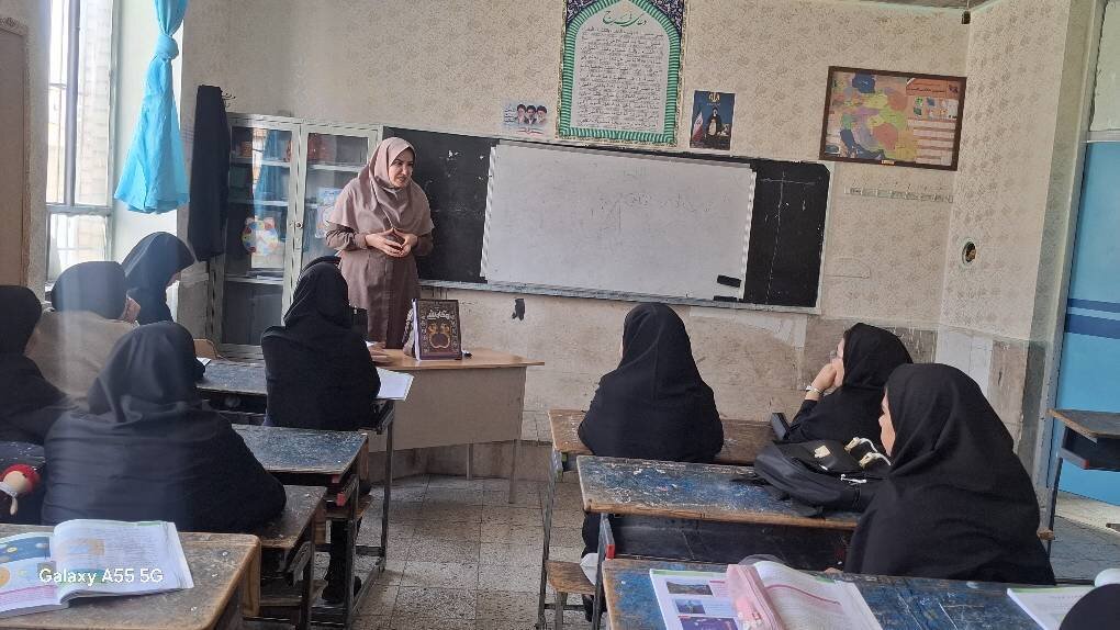 تنوع رویدادها؛ از کلاس درس تا محفل ادبی در کرمانشاه