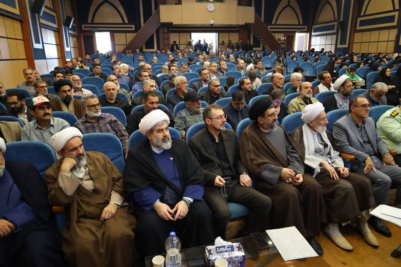 خادمان اجتماعات شبانه مازندران در همایش «خادمان حضور» تجلیل شدند