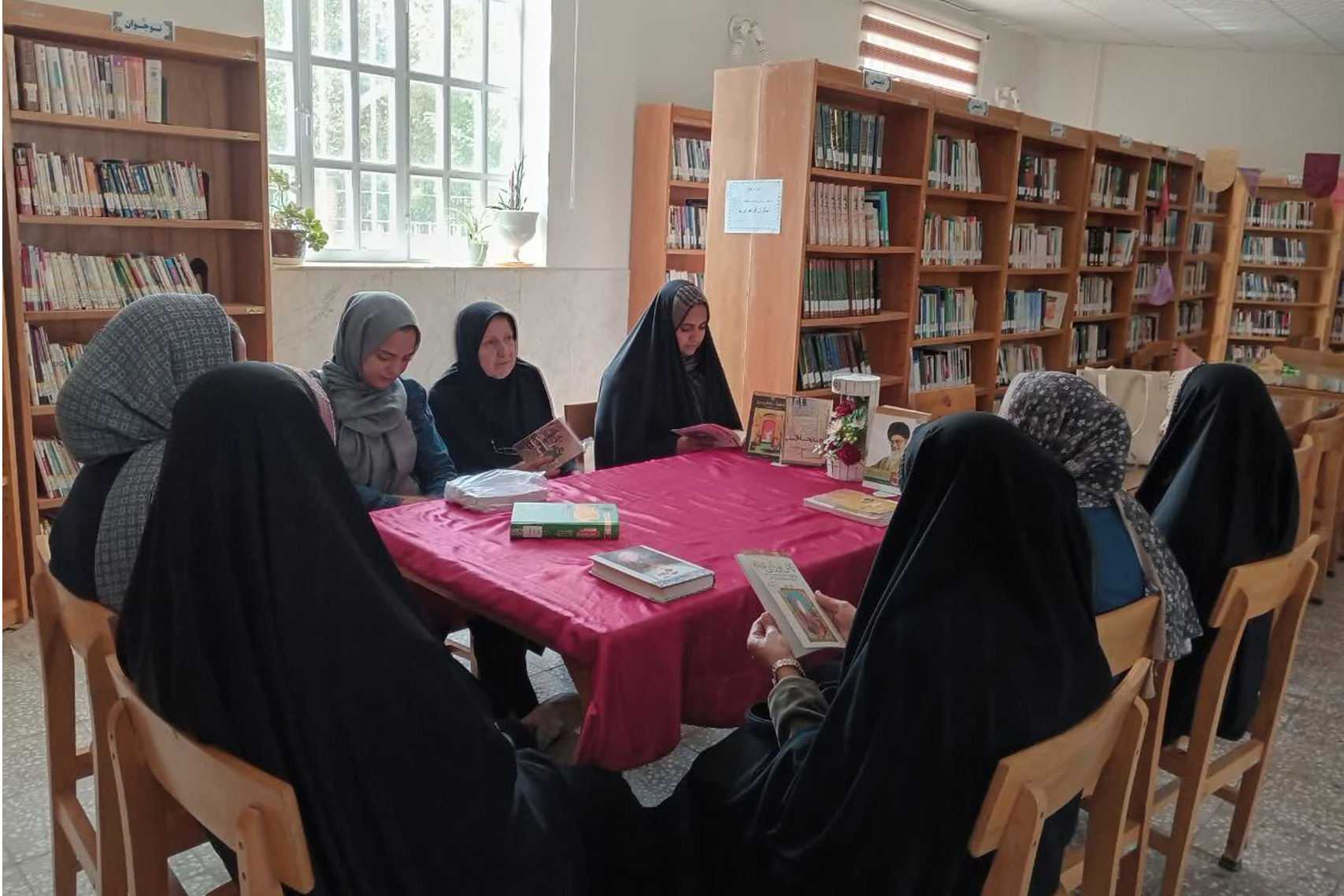 معرفی و جمعخوانی کتاب در کتابخانه ادیب الممالک جاورسیان
