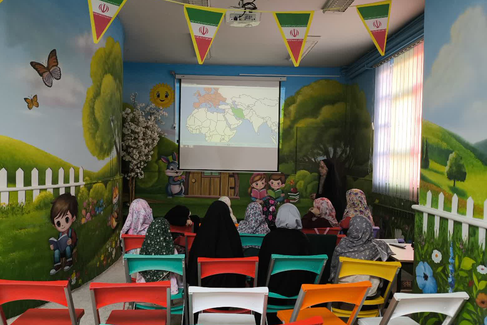 ویژهبرنامههای کودکانه در کتابخانه استاد دهگان برگزار شد