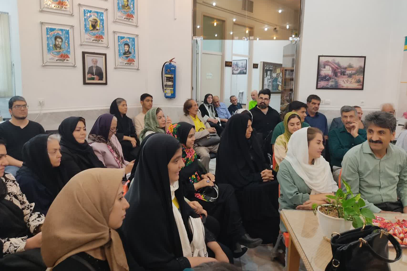 کارگاه‌های آموزشی خانواده‌محور در کتابخانه حضرت ولیعصر (عج) ساوه
