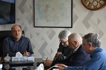 نشست مشترک مدیرکل کتابخانه‌های عمومی استان با کارگروه جهاندیدگان