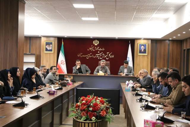 تأکید بر همافزایی دستگاههای فرهنگی برای برگزاری باشکوه برنامههای ۱۳ آبان و هفته کتاب در سمنان