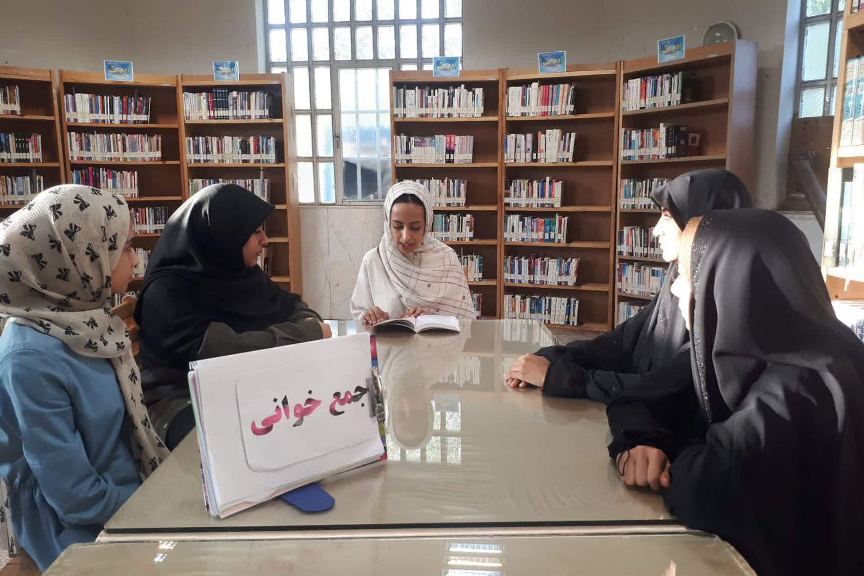 اجرای برنامه‌های متنوع فرهنگی در کتابخانه امام خمینی (ره) گرکان