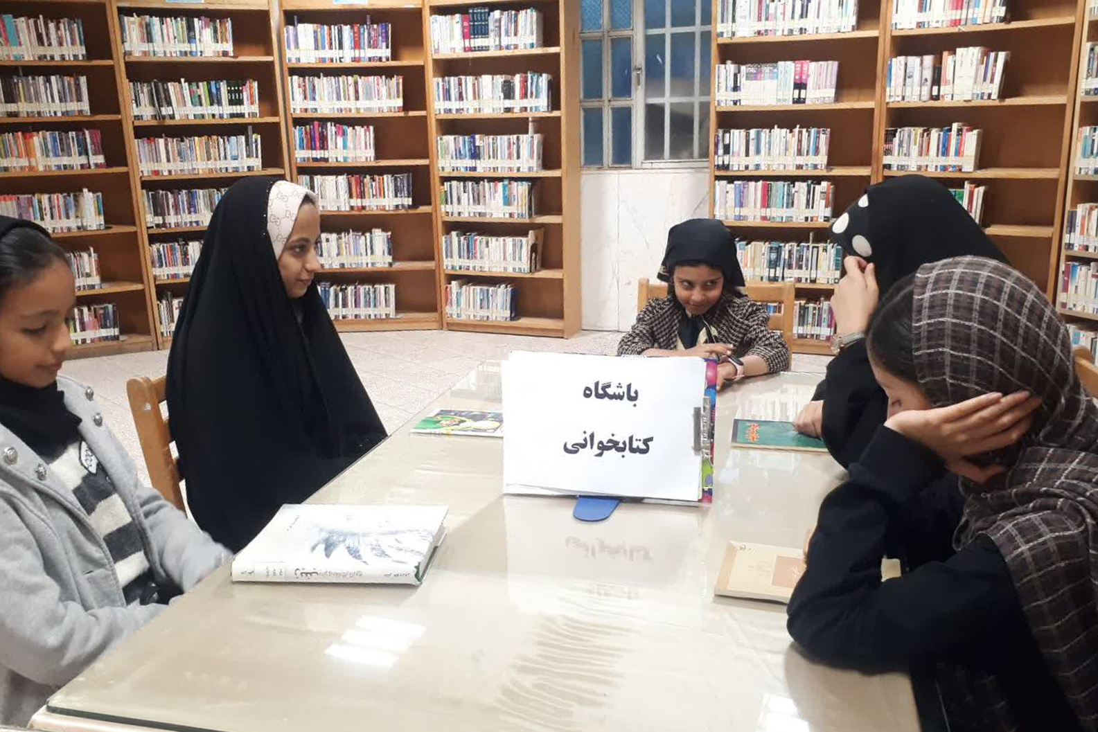 اجرای برنامههای متنوع فرهنگی در کتابخانه امام خمینی (ره) گرکان