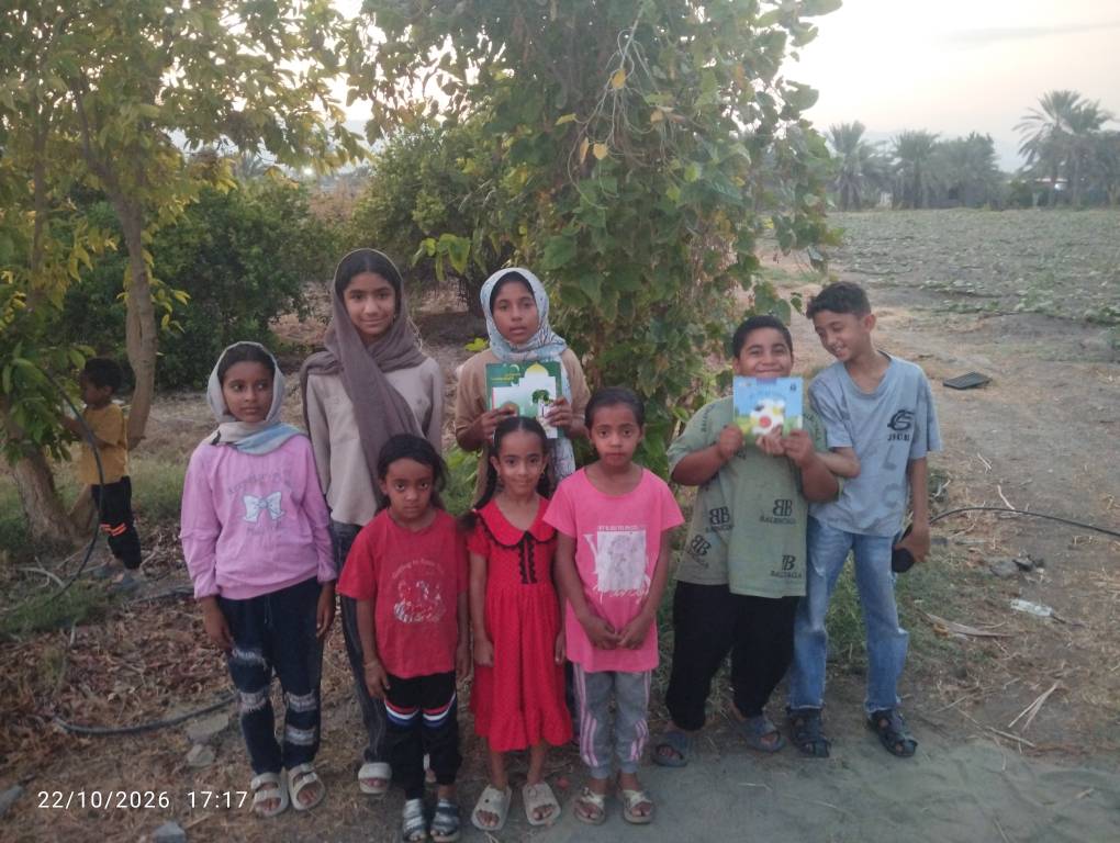 پنجره‌ای به دنیای دانایی؛ برگزاری برنامه معرفی کتاب و جمع‌خوانی در روستای پانهر رودان