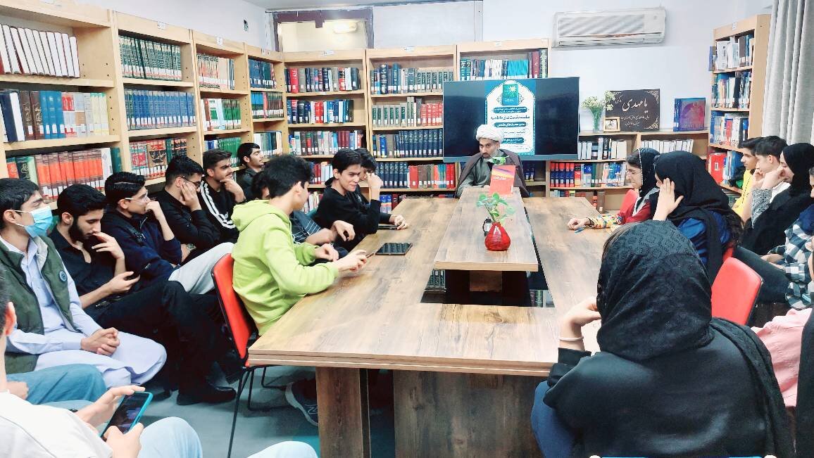 «سلسله نشست‌های فاطمیه» در کتابخانه عمومی آیت‌الله کفعمی خراسانی شهرستان زاهدان