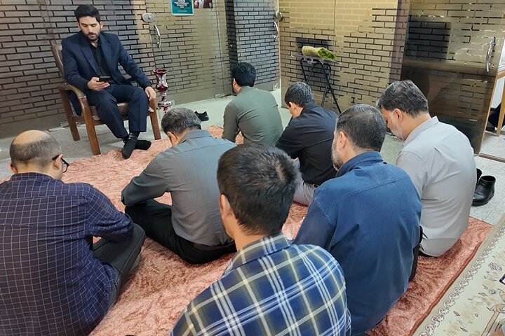 سوگواری فاطمی و روضه‌خوانی در اداره‌کل کتابخانه‌های عمومی استان مرکزی