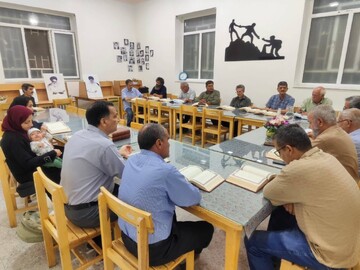 «دمی با مولانا» به پنجاه‌وسومین ایستگاه رسید؛ استمرار محافل ادبی در کتابخانه‌ای در بهاباد