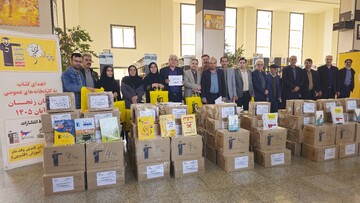 اهدای 8 هزار و 394 نسخه کتاب کمک‌آموزشی و کودک و نوجوان از سوی قلم‌چی به کتابخانه‌های عمومی استان زنجان