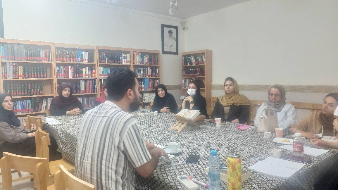 نشست کتابخوان تخصصی ادبیات جنگ در کتابخانه مرکزی بندر ماهشهر برگزار شد