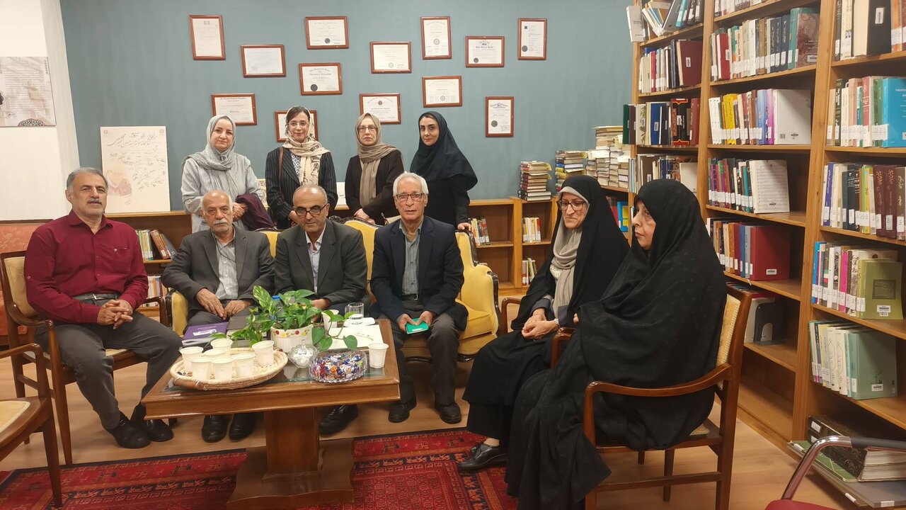 برگزاری نشست معرفی کتاب «من بامدادم، سرانجام» در بخش میرمجلسی کتابخانه مرکزی رشت