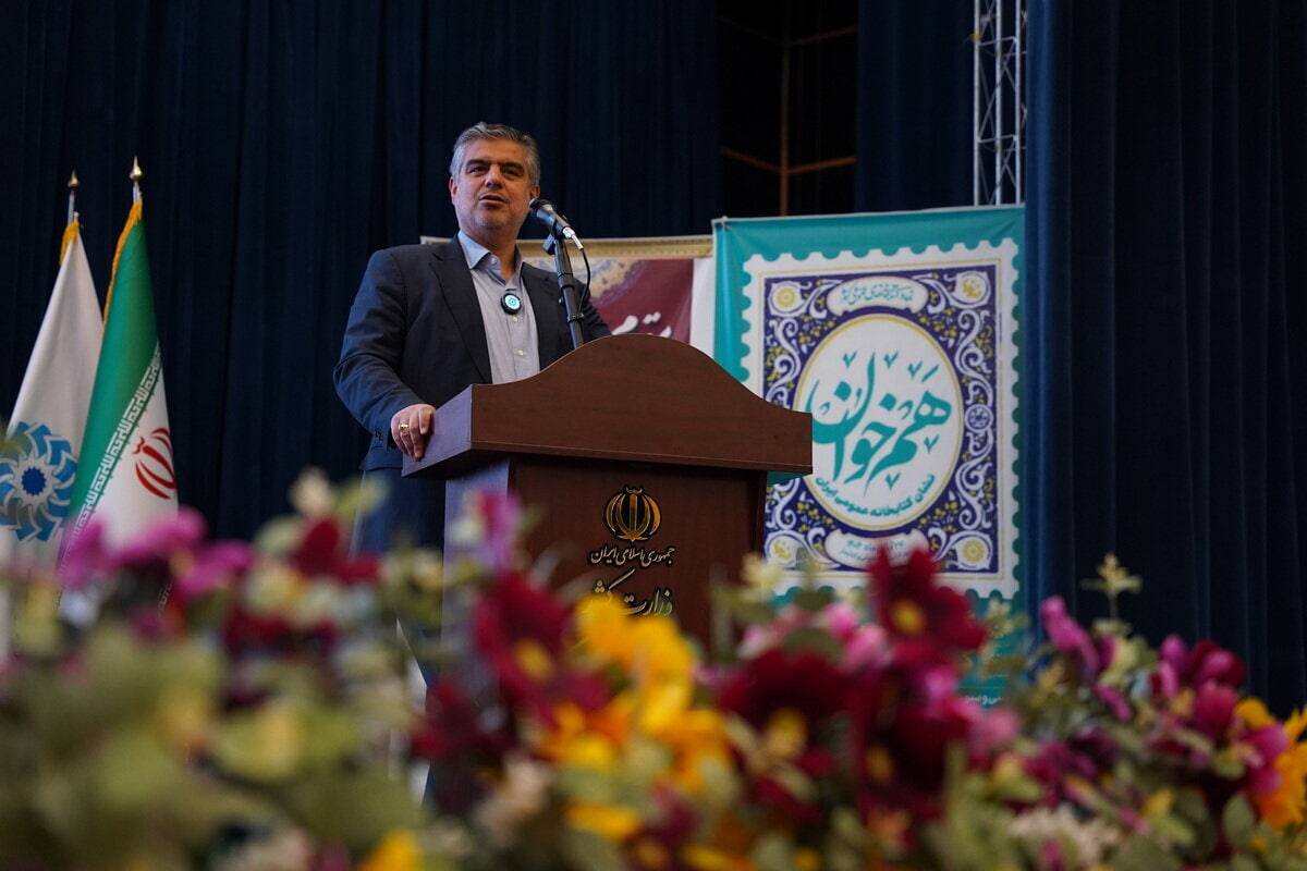 سرپرست کتابخانه‌های عمومی استان مرکزی، کسب رتبه عالی استانداری را تبریک گفت