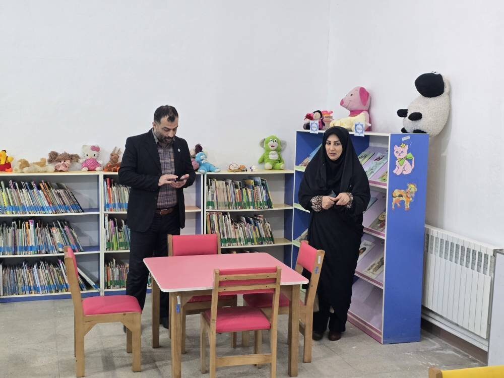 فلاح کردآبادی از کتابخانه شهید کشوری سیمرغ بازدید کرد