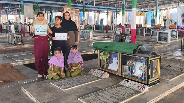 کتابداران کتابخانه جدبابایی به مقام والای شهدای دانشآموز ادای احترام کردند