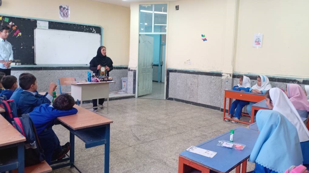 نشست قصه‌خوانی از سیره پیامبر اکرم (ص) و امام حسن عسکری (ع) در گلگیر برگزار شد