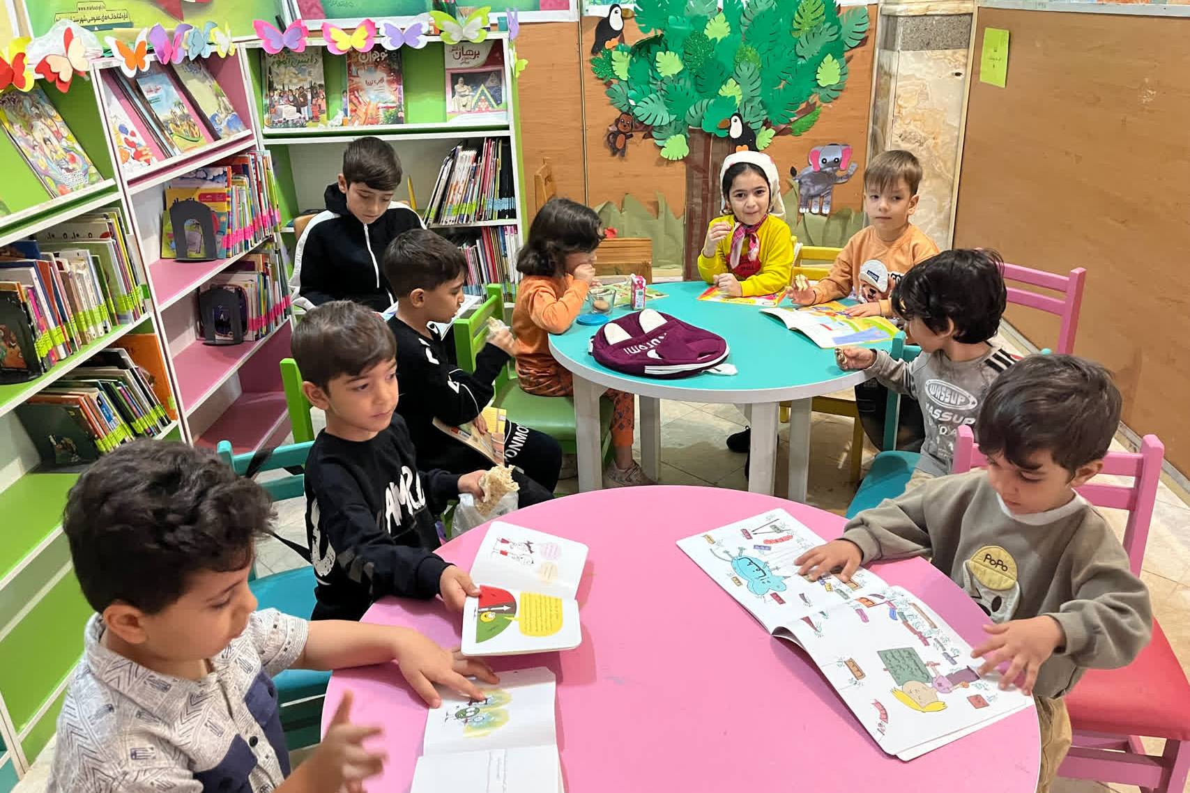 کتابخانه حضرت امالبنین (س) کاوه میزبان کودکان و دانشآموزان شد