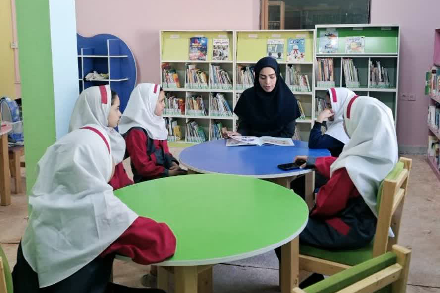 قصهگویی و جمعخوانی کتاب در کتابخانه امام علی (ع) مامونیه