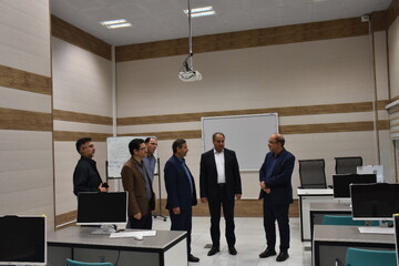 بازدید مدیرکل آموزش و پرورش از کتابخانه مرکزی
